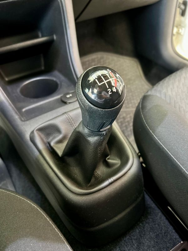 VOLKSWAGEN Up! Move 1.0 TSI Total 12V 2017/2018 PC VEÍCULOS SANTA CRUZ DO SUL / Carros no Vale