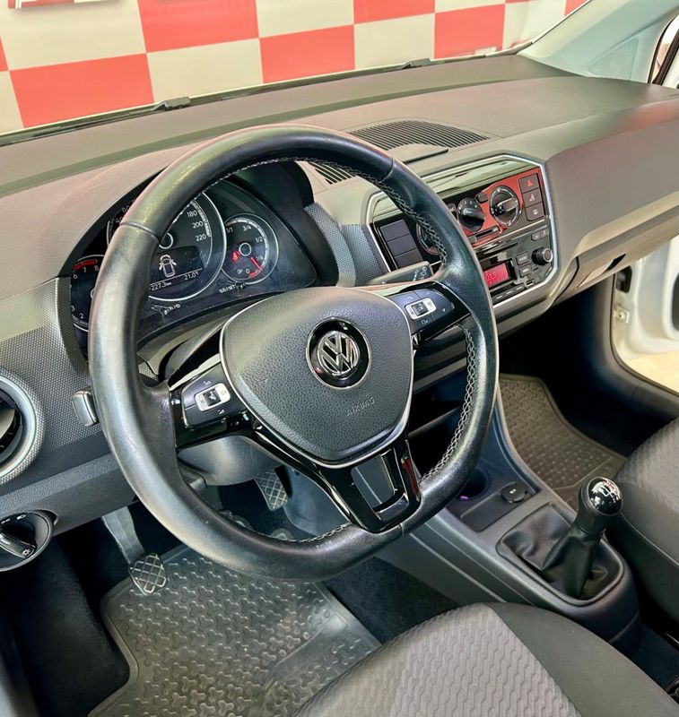 VOLKSWAGEN Up! Move 1.0 TSI Total 12V 2017/2018 PC VEÍCULOS SANTA CRUZ DO SUL / Carros no Vale