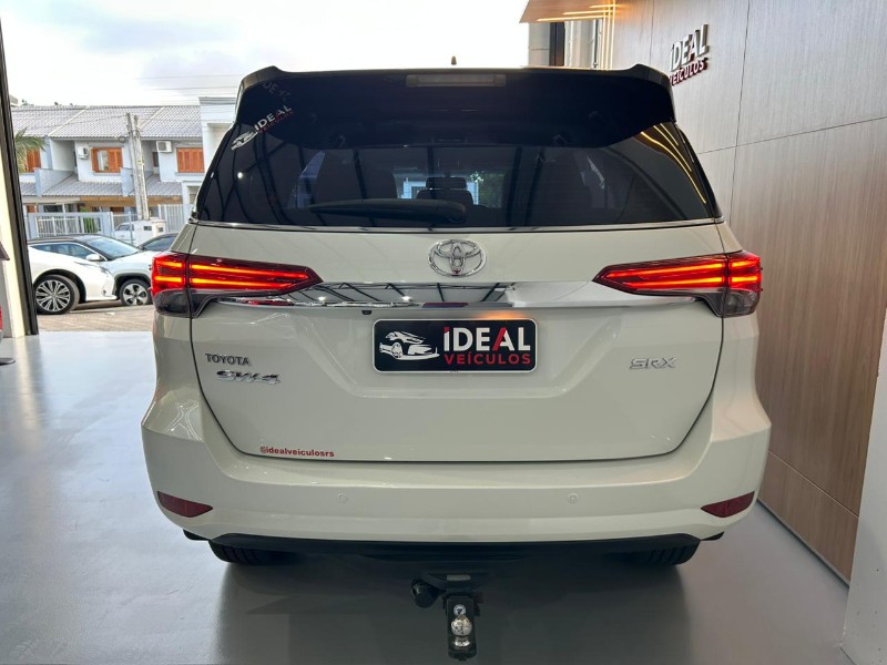 TOYOTA SW4 SRX 2.8 TURBO /2019 IDEAL VEÍCULOS LAJEADO / Carros no Vale