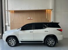 TOYOTA SW4 SRX 2.8 TURBO /2019 IDEAL VEÍCULOS LAJEADO / Carros no Vale
