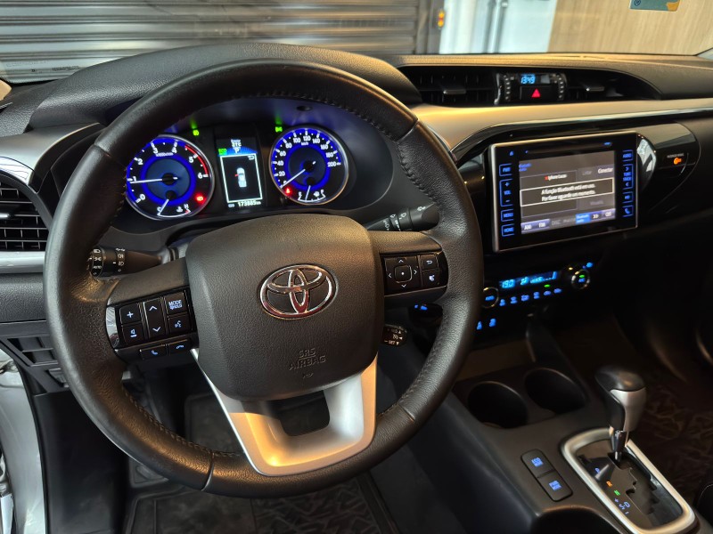 TOYOTA HILUX CAB.DUPLA SRX 2.8 /2016 IDEAL VEÍCULOS LAJEADO / Carros no Vale TOYOTA HILUX CAB.DUPLA SRX 2.8 /2016 IDEAL VEÍCULOS LAJEADO / Carros no Vale