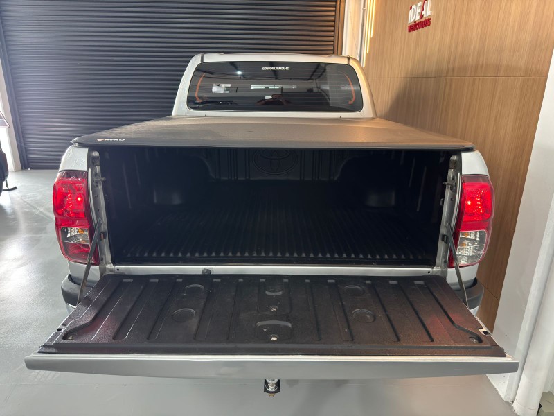 TOYOTA HILUX CAB.DUPLA SRX 2.8 /2016 IDEAL VEÍCULOS LAJEADO / Carros no Vale TOYOTA HILUX CAB.DUPLA SRX 2.8 /2016 IDEAL VEÍCULOS LAJEADO / Carros no Vale