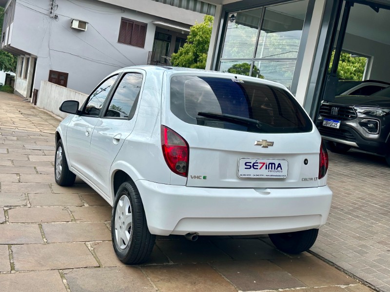 CHEVROLET CELTA LT 1.0 2013/2014 SÉTIMA VEÍCULOS GUAPORÉ / Carros no Vale
