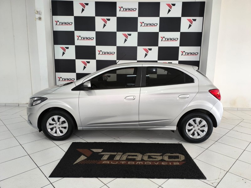 CHEVROLET ONIX HATCH LT 1.0 8V FLEXPOWER 5P MEC. 2018/2018 TIAGO AUTOMÓVEIS VENÂNCIO AIRES / Carros no Vale