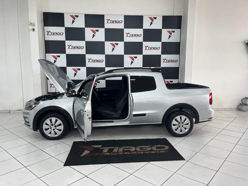 VOLKSWAGEN SAVEIRO TRENDLINE 1.6 T.FLEX 8V 2017/2017 TIAGO AUTOMÓVEIS VENÂNCIO AIRES / Carros no Vale