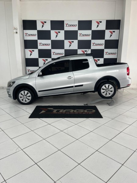 VOLKSWAGEN SAVEIRO TRENDLINE 1.6 T.FLEX 8V 2017/2017 TIAGO AUTOMÓVEIS VENÂNCIO AIRES / Carros no Vale