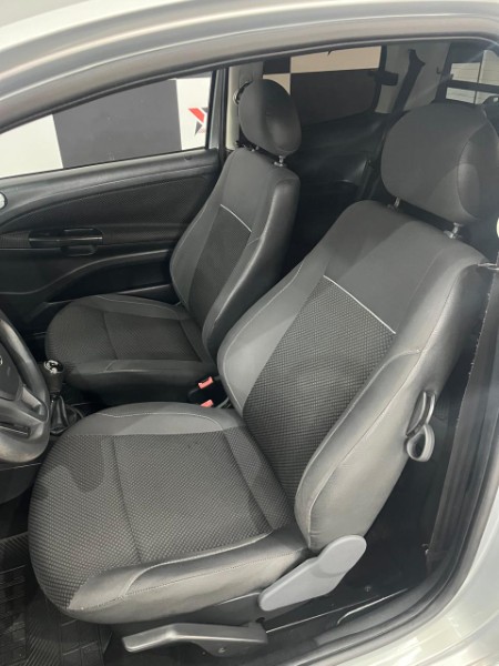 VOLKSWAGEN SAVEIRO TRENDLINE 1.6 T.FLEX 8V 2017/2017 TIAGO AUTOMÓVEIS VENÂNCIO AIRES / Carros no Vale