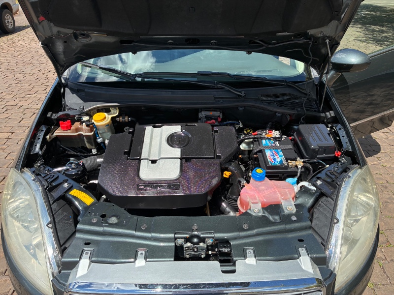 FIAT LINEA 1.8 ABSOLUTE 16V AUTOMATIZADO 2012/2012 COMPLETO VEÍCULOS GUAPORÉ / Carros no Vale FIAT LINEA 1.8 ABSOLUTE 16V AUTOMATIZADO 2012/2012 COMPLETO VEÍCULOS GUAPORÉ / Carros no Vale