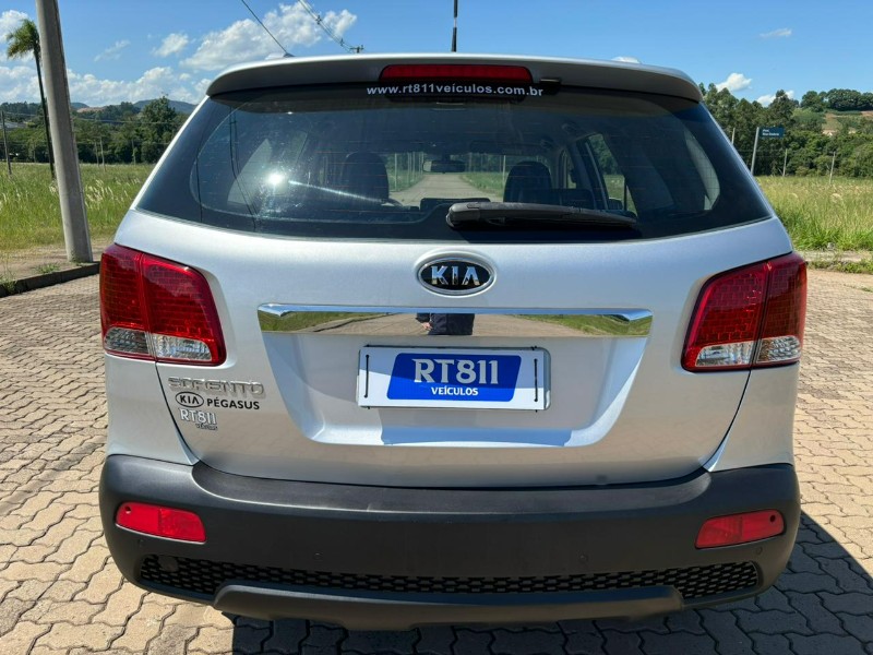 KIA SORENTO EX 2.4 /2011 RT 811 VEÍCULOS ARROIO DO MEIO / Carros no Vale