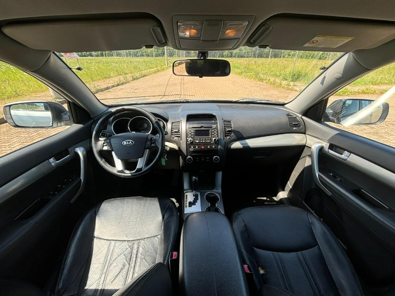 KIA SORENTO EX 2.4 /2011 RT 811 VEÍCULOS ARROIO DO MEIO / Carros no Vale