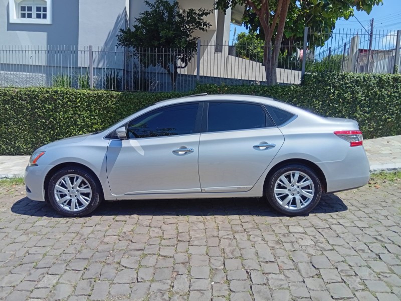 NISSAN SENTRA SL 2.0 2014/2014 ALTERNATIVA VEÍCULOS LAJEADO / Carros no Vale NISSAN SENTRA SL 2.0 2014/2014 ALTERNATIVA VEÍCULOS LAJEADO / Carros no Vale