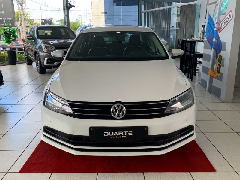 VOLKSWAGEN JETTA 2.0 COMFORTLINE 2015/2016 DUARTE VEÍCULOS PORTO ALEGRE / Carros no Vale VOLKSWAGEN JETTA 2.0 COMFORTLINE 2015/2016 DUARTE VEÍCULOS PORTO ALEGRE / Carros no Vale