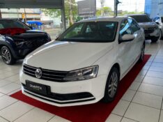 VOLKSWAGEN JETTA 2.0 COMFORTLINE 2015/2016 DUARTE VEÍCULOS PORTO ALEGRE / Carros no Vale