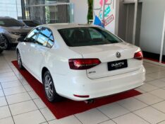 VOLKSWAGEN JETTA 2.0 COMFORTLINE 2015/2016 DUARTE VEÍCULOS PORTO ALEGRE / Carros no Vale