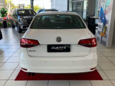 VOLKSWAGEN JETTA 2.0 COMFORTLINE 2015/2016 DUARTE VEÍCULOS PORTO ALEGRE / Carros no Vale