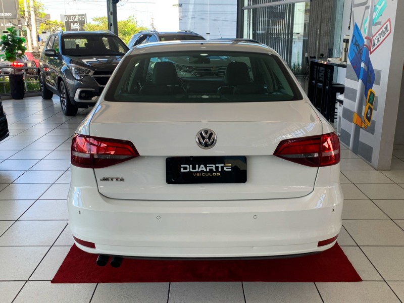 VOLKSWAGEN JETTA 2.0 COMFORTLINE 2015/2016 DUARTE VEÍCULOS PORTO ALEGRE / Carros no Vale VOLKSWAGEN JETTA 2.0 COMFORTLINE 2015/2016 DUARTE VEÍCULOS PORTO ALEGRE / Carros no Vale