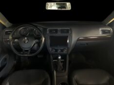 VOLKSWAGEN JETTA 2.0 COMFORTLINE 2015/2016 DUARTE VEÍCULOS PORTO ALEGRE / Carros no Vale