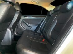 VOLKSWAGEN JETTA 2.0 COMFORTLINE 2015/2016 DUARTE VEÍCULOS PORTO ALEGRE / Carros no Vale