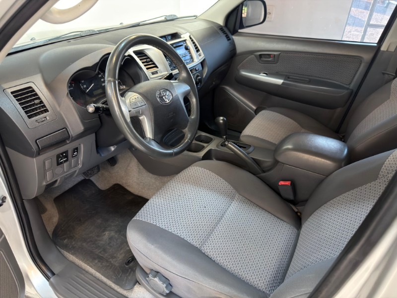 TOYOTA HILUX CABINE DUPLA SR 2012/2012 LUCAS AUTOMÓVEIS BOM RETIRO DO SUL / Carros no Vale