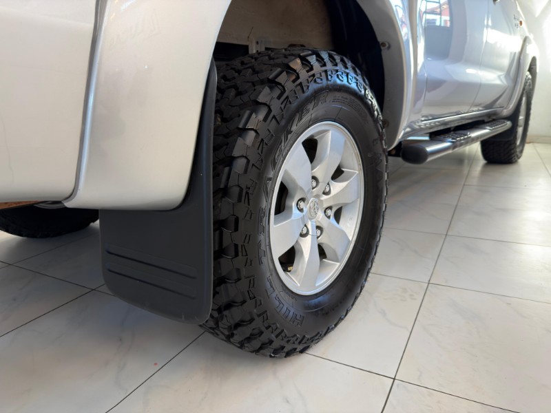 TOYOTA HILUX CABINE DUPLA SR 2012/2012 LUCAS AUTOMÓVEIS BOM RETIRO DO SUL / Carros no Vale