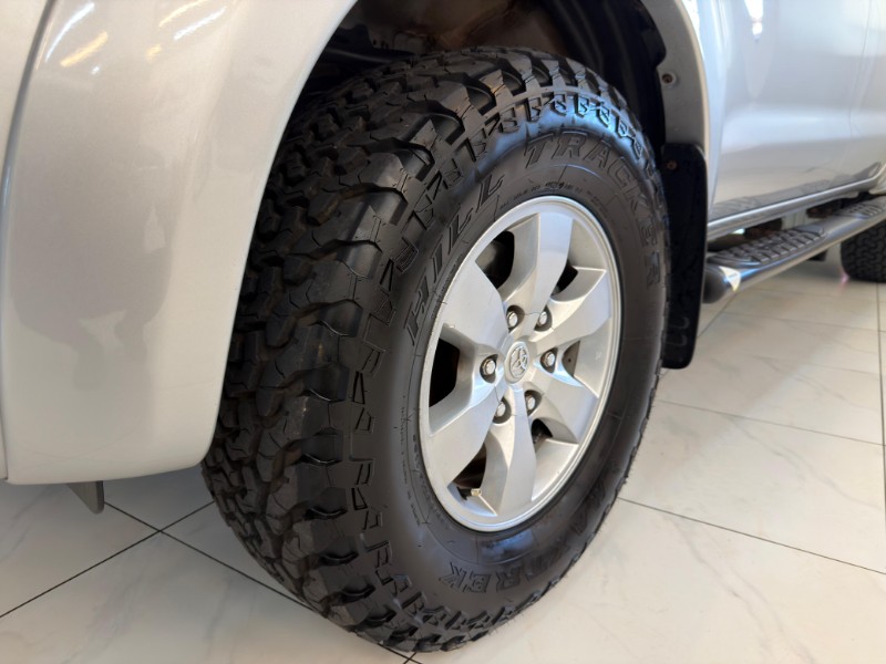 TOYOTA HILUX CABINE DUPLA SR 2012/2012 LUCAS AUTOMÓVEIS BOM RETIRO DO SUL / Carros no Vale