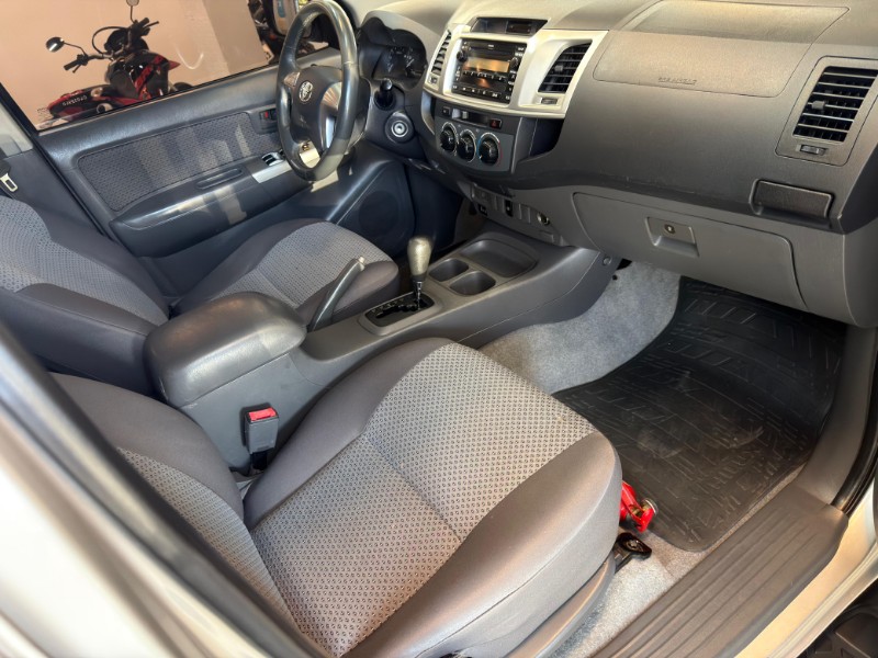 TOYOTA HILUX CABINE DUPLA SR 2012/2012 LUCAS AUTOMÓVEIS BOM RETIRO DO SUL / Carros no Vale