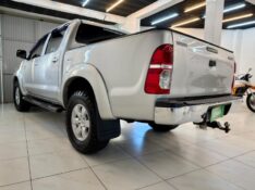 TOYOTA HILUX CABINE DUPLA SR 2012/2012 LUCAS AUTOMÓVEIS BOM RETIRO DO SUL / Carros no Vale