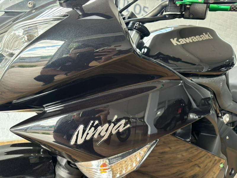 KAWASAKI NINJA 650 R /2011 RT 811 VEÍCULOS ARROIO DO MEIO / Carros no Vale KAWASAKI NINJA 650 R /2011 RT 811 VEÍCULOS ARROIO DO MEIO / Carros no Vale