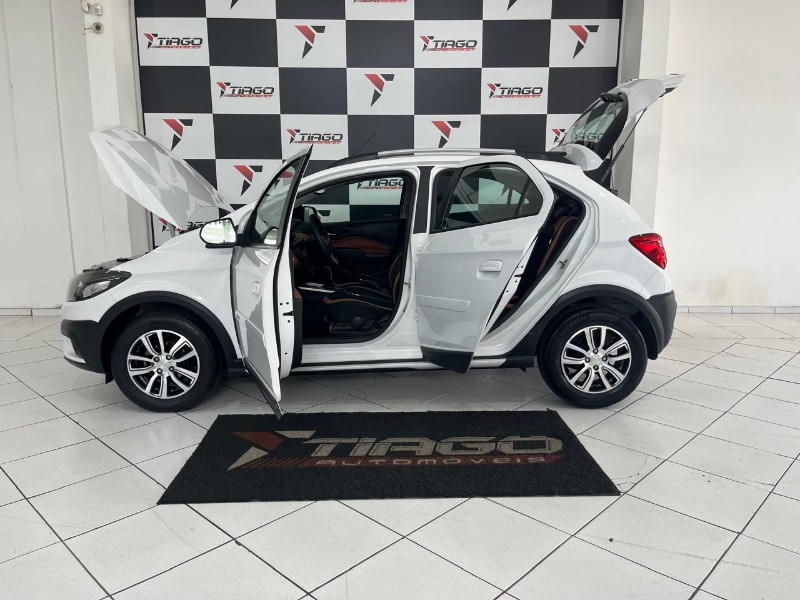 CHEVROLET ONIX HATCH ACTIV 1.4 8V FLEX 5P AUT. 2018/2018 TIAGO AUTOMÓVEIS VENÂNCIO AIRES / Carros no Vale CHEVROLET ONIX HATCH ACTIV 1.4 8V FLEX 5P AUT. 2018/2018 TIAGO AUTOMÓVEIS VENÂNCIO AIRES / Carros no Vale