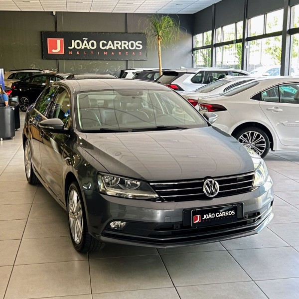 VOLKSWAGEN JETTA 2.0 TSI HIGHLINE 2017/2017 JOÃO CARROS MULTIMARCAS GUAPORÉ / Carros no Vale
