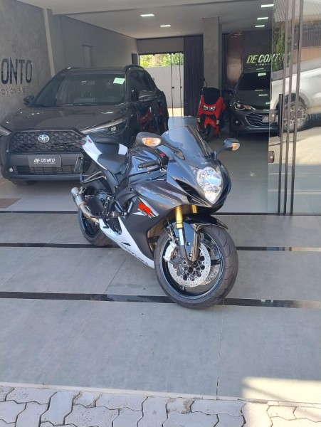 SUZUKI MOTOS GSX R 750 SRAD /2016 DE CONTO AUTOMÓVEIS SARANDI / Carros no Vale