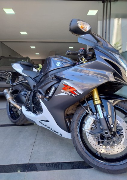 SUZUKI MOTOS GSX R 750 SRAD /2016 DE CONTO AUTOMÓVEIS SARANDI / Carros no Vale