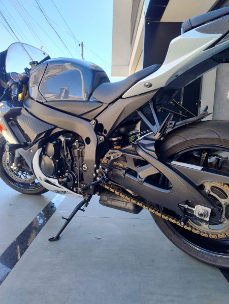 SUZUKI MOTOS GSX R 750 SRAD /2016 DE CONTO AUTOMÓVEIS SARANDI / Carros no Vale