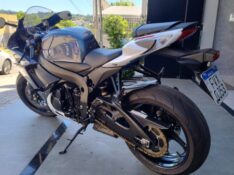 SUZUKI MOTOS GSX R 750 SRAD /2016 DE CONTO AUTOMÓVEIS SARANDI / Carros no Vale