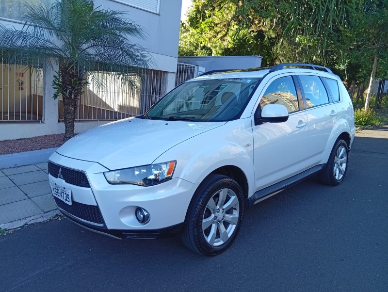 MITSUBISHI OUTLANDER 3.0 V6 2011/2012 ALTERNATIVA VEÍCULOS LAJEADO / Carros no Vale