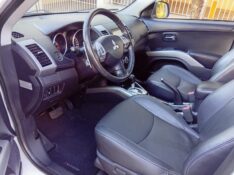 MITSUBISHI OUTLANDER 3.0 V6 2011/2012 ALTERNATIVA VEÍCULOS LAJEADO / Carros no Vale