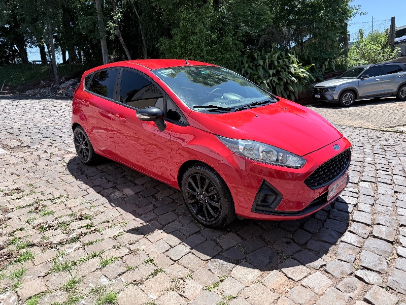 FORD FIESTA 1.6 SE 2018/2018 ELY AUTOMÓVEIS LAJEADO / Carros no Vale