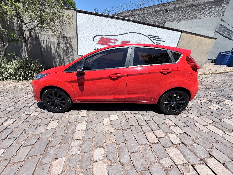 FORD FIESTA 1.6 SE 2018/2018 ELY AUTOMÓVEIS LAJEADO / Carros no Vale