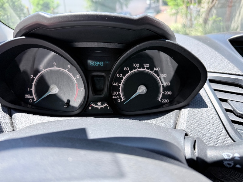 FORD FIESTA 1.6 SE 2018/2018 ELY AUTOMÓVEIS LAJEADO / Carros no Vale