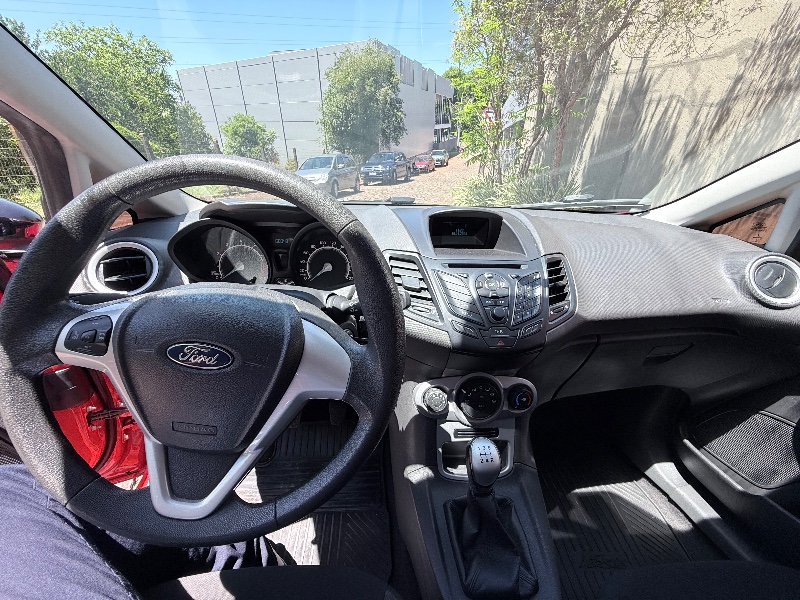 FORD FIESTA 1.6 SE 2018/2018 ELY AUTOMÓVEIS LAJEADO / Carros no Vale