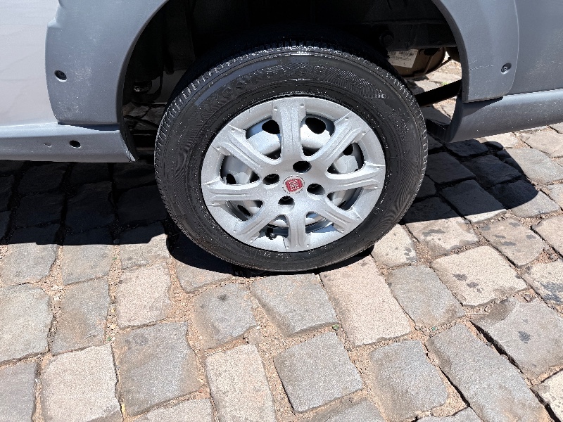 FIAT STRADA WORKING 1.4 MPI FIRE FLEX 8V CD 2013/2013 ELY AUTOMÓVEIS LAJEADO / Carros no Vale