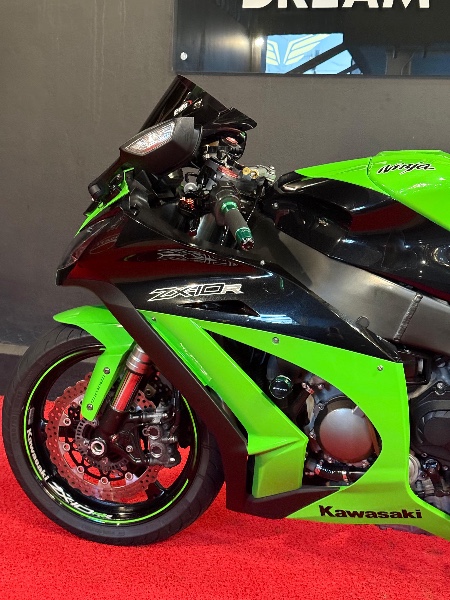 KAWASAKI ZX 10 R NINJA /2012 EXCLUSIVO VEÍCULOS SANTA CRUZ DO SUL / Carros no Vale KAWASAKI ZX 10 R NINJA /2012 EXCLUSIVO VEÍCULOS SANTA CRUZ DO SUL / Carros no Vale