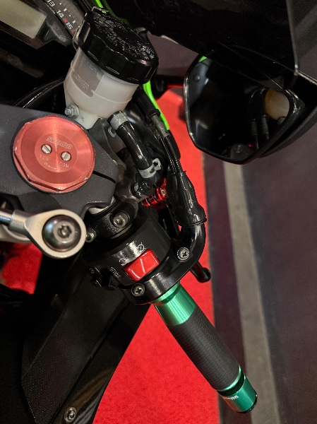 KAWASAKI ZX 10 R NINJA /2012 EXCLUSIVO VEÍCULOS SANTA CRUZ DO SUL / Carros no Vale KAWASAKI ZX 10 R NINJA /2012 EXCLUSIVO VEÍCULOS SANTA CRUZ DO SUL / Carros no Vale