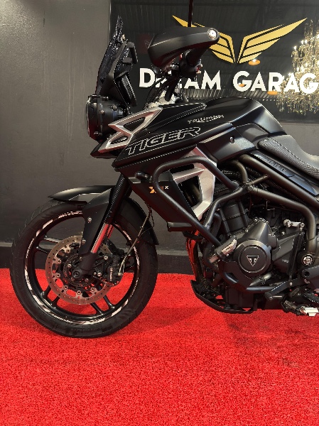 TRIUMPH TIGER 800 XRX /2020 EXCLUSIVO VEÍCULOS SANTA CRUZ DO SUL / Carros no Vale