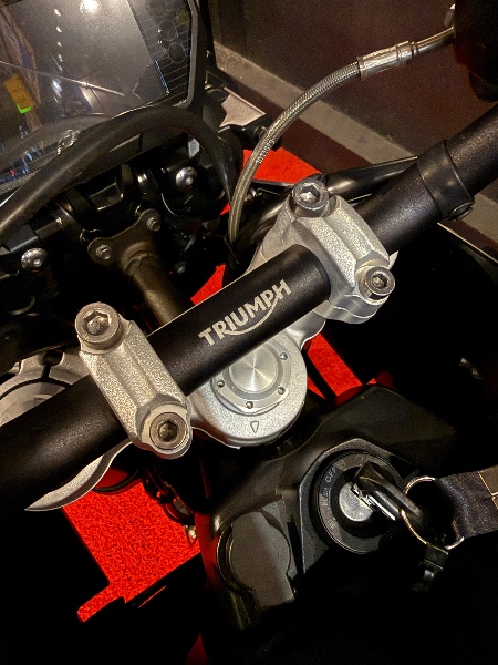 TRIUMPH TIGER 800 XRX /2020 EXCLUSIVO VEÍCULOS SANTA CRUZ DO SUL / Carros no Vale