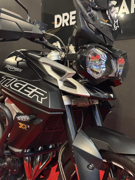 TRIUMPH TIGER 800 XRX /2020 EXCLUSIVO VEÍCULOS SANTA CRUZ DO SUL / Carros no Vale