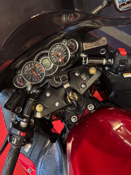 SUZUKI MOTOS GSX 1300 R HAYABUSA /2022 EXCLUSIVO VEÍCULOS SANTA CRUZ DO SUL / Carros no Vale