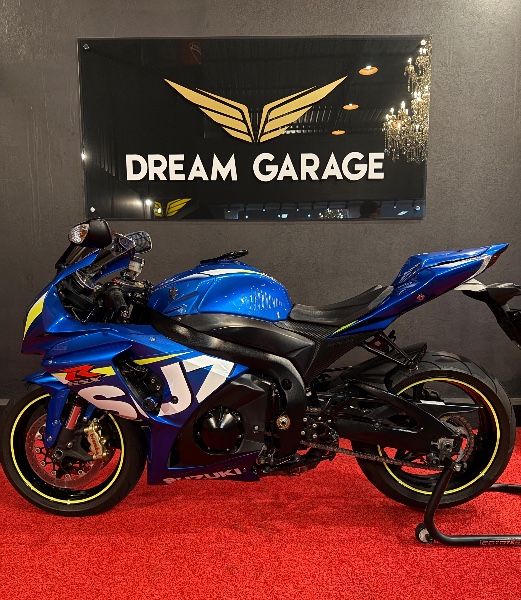 SUZUKI MOTOS GSX R 1000 /2016 EXCLUSIVO VEÍCULOS SANTA CRUZ DO SUL / Carros no Vale SUZUKI MOTOS GSX R 1000 /2016 EXCLUSIVO VEÍCULOS SANTA CRUZ DO SUL / Carros no Vale