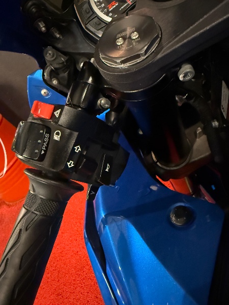 SUZUKI MOTOS GSX R 1000 /2016 EXCLUSIVO VEÍCULOS SANTA CRUZ DO SUL / Carros no Vale SUZUKI MOTOS GSX R 1000 /2016 EXCLUSIVO VEÍCULOS SANTA CRUZ DO SUL / Carros no Vale