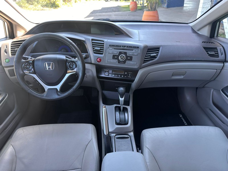 HONDA CIVIC LXR 2014/2014 MENEGHINI VEÍCULOS ARROIO DO MEIO / Carros no Vale